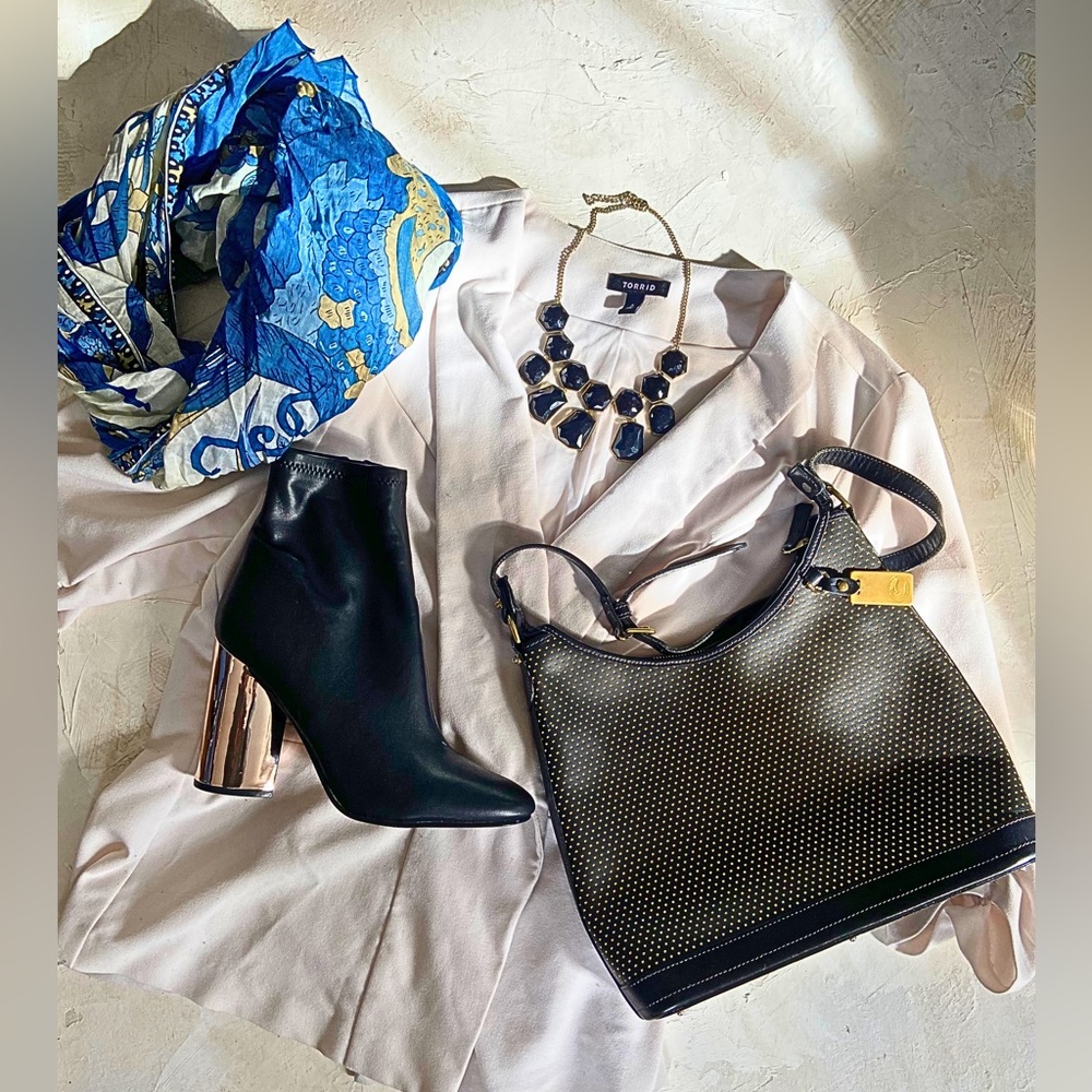 Vintage Dooney & Bourke Black Handbag